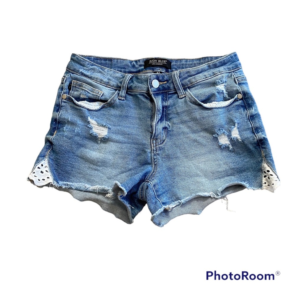 Mila Mid Rise Crochet Detailed Short